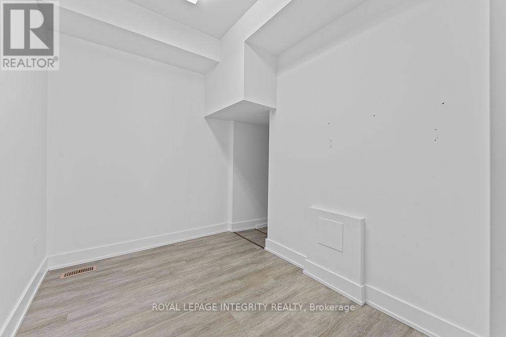 34 Market Street N, Smiths Falls, ON