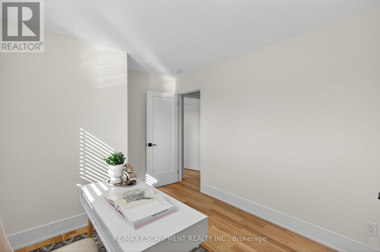 2347 Tweedsmuir Court, Burlington, ON - Indoor Photo Showing Other Room