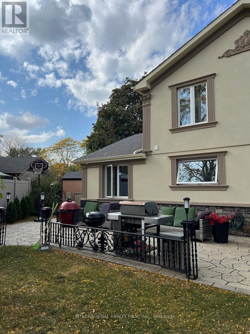 2910 Oka Road, Mississauga, ON - Outdoor With Deck Patio Veranda