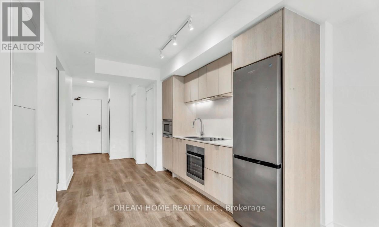 728 - 1 Jarvis St Street, Hamilton, ON - Indoor Photo Showing Kitchen