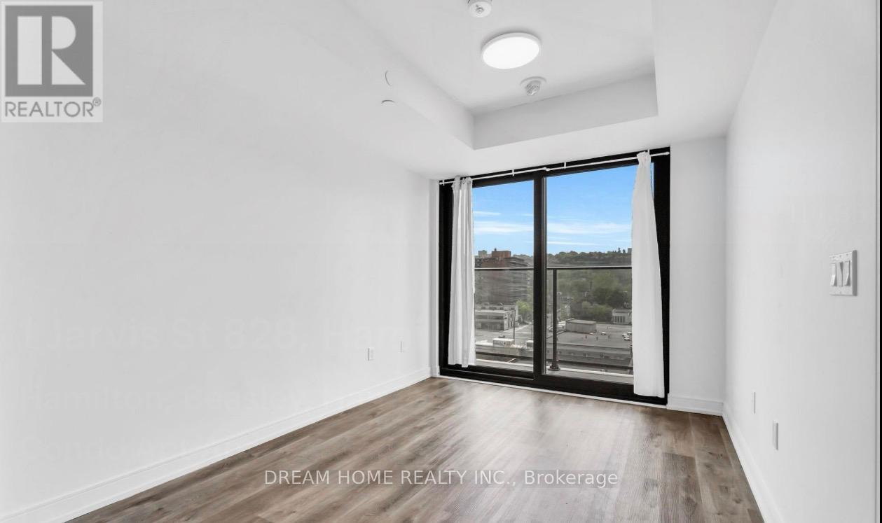 728 - 1 Jarvis St Street, Hamilton, ON - Indoor Photo Showing Other Room