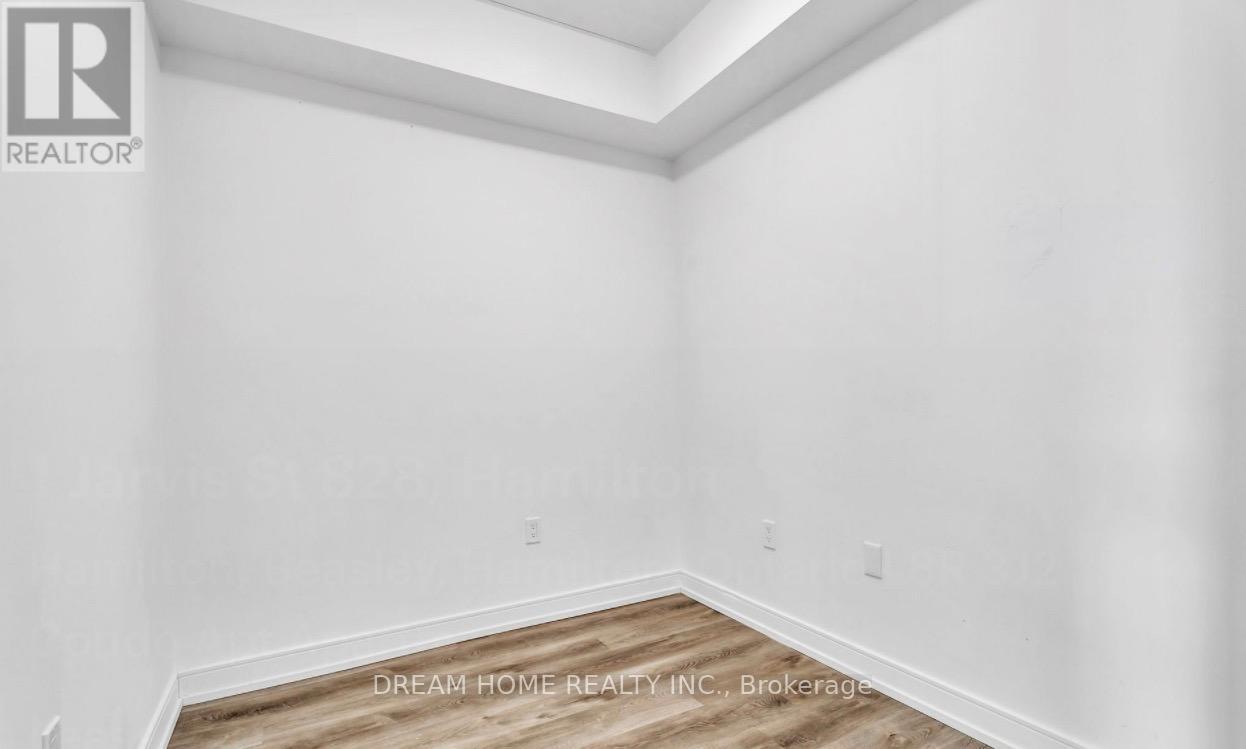 728 - 1 Jarvis St Street, Hamilton, ON - Indoor Photo Showing Other Room