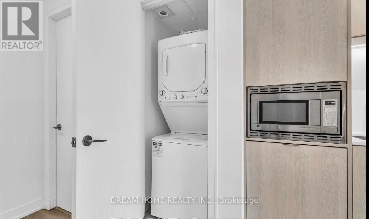 728 - 1 Jarvis St Street, Hamilton, ON - Indoor Photo Showing Laundry Room