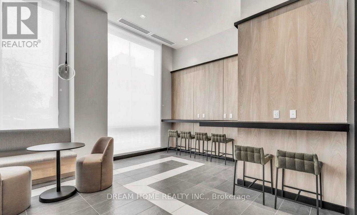 728 - 1 Jarvis St Street, Hamilton, ON - Indoor Photo Showing Other Room