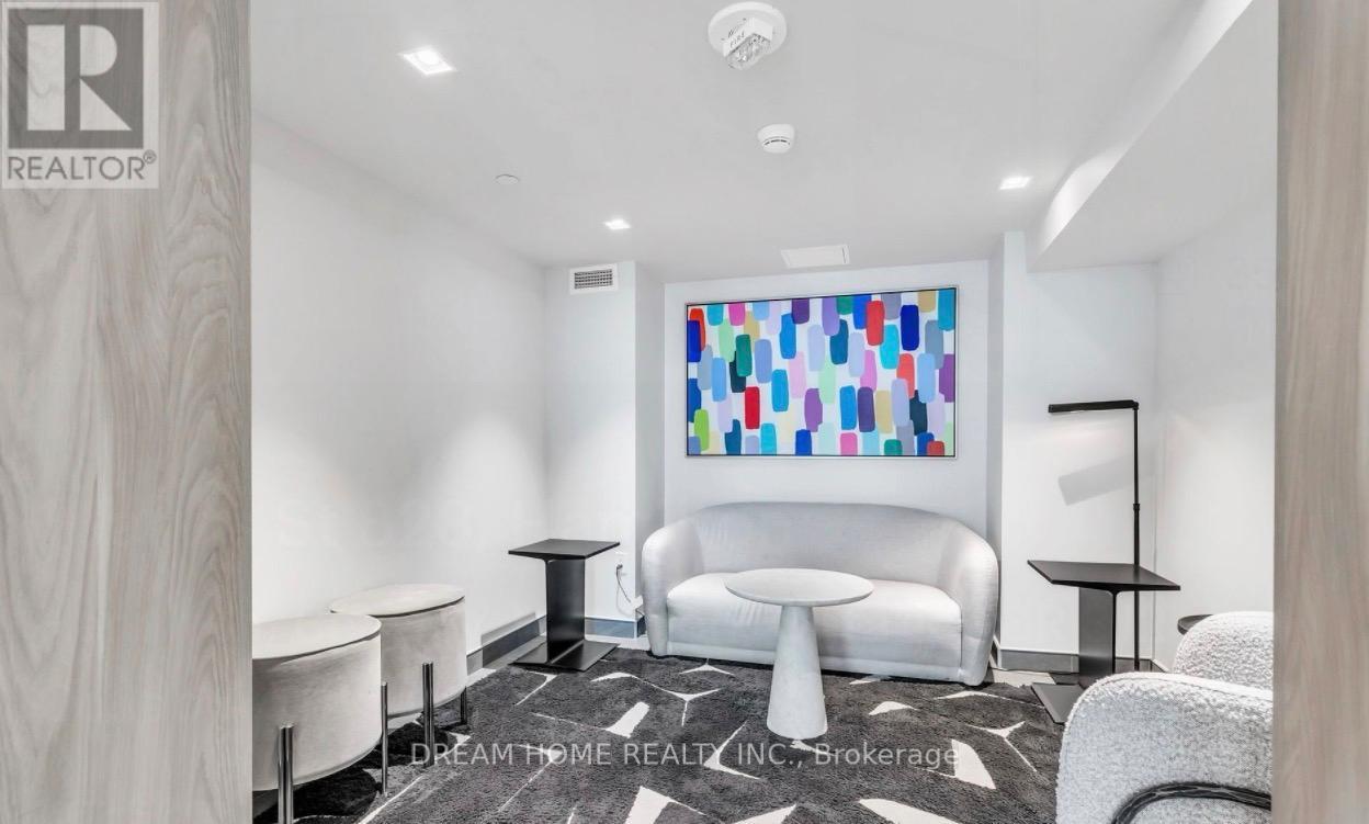 728 - 1 Jarvis St Street, Hamilton, ON - Indoor Photo Showing Other Room