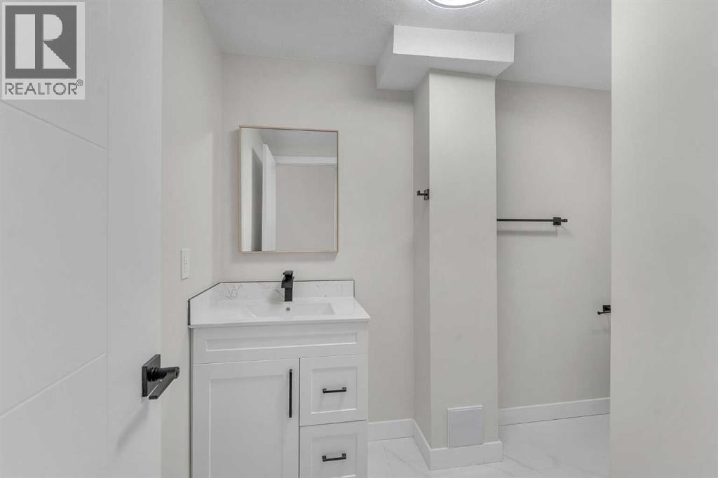 8420 Centre Street Ne, Calgary, AB