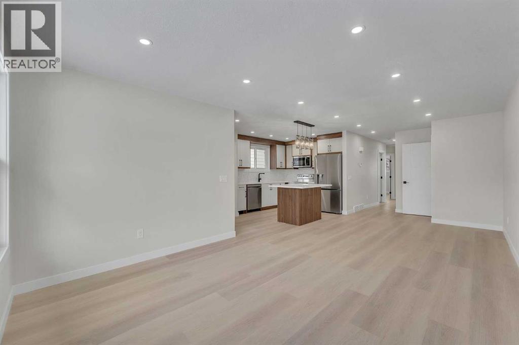 8420 Centre Street Ne, Calgary, AB