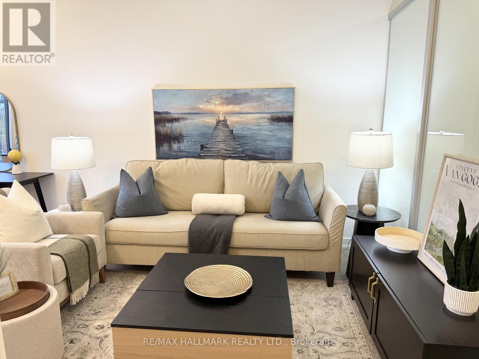 3109 - 426 University Avenue, Toronto, ON - Indoor Photo Showing Living Room