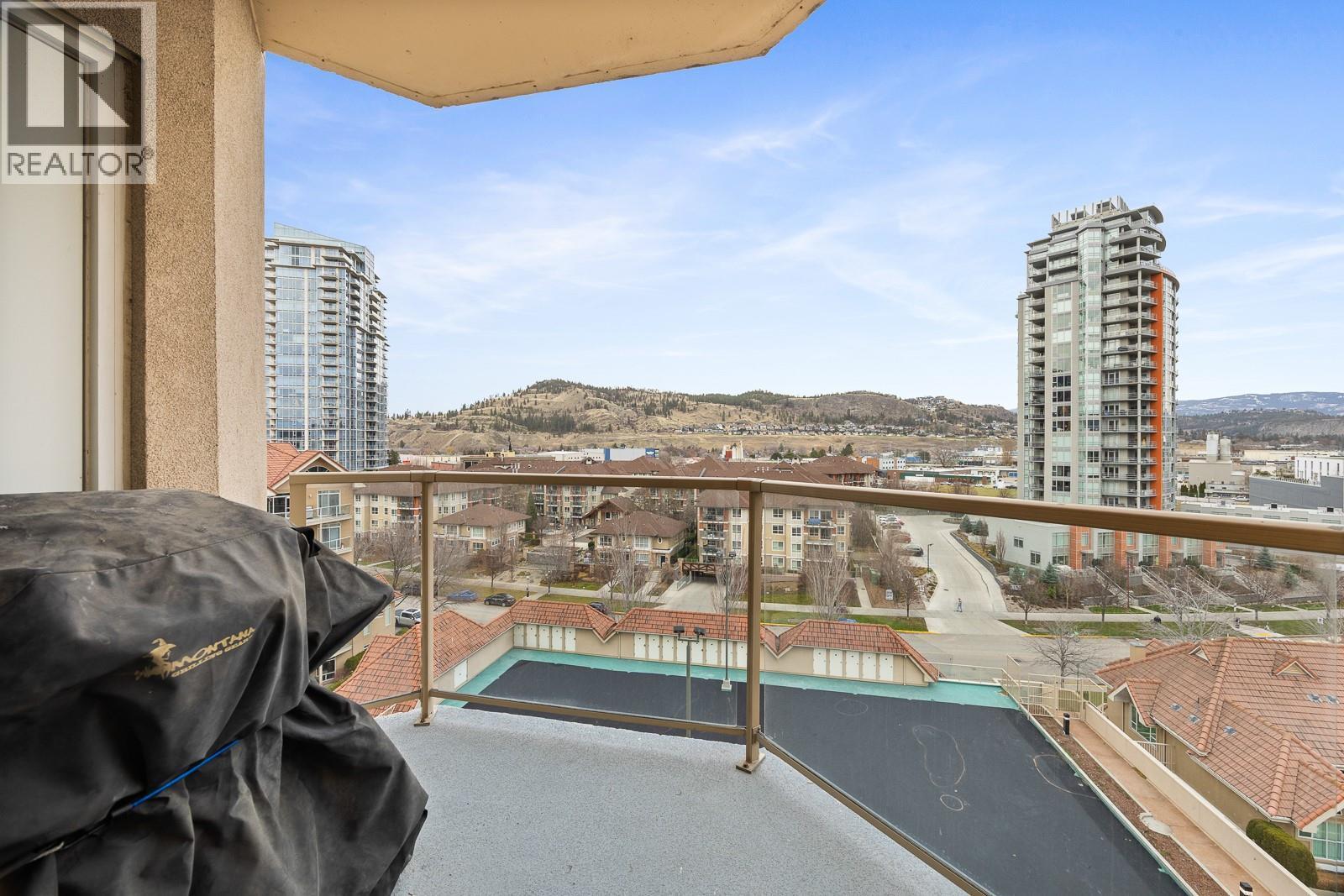 2nd Patio With Gas BBQ Hookup off dining room - 1128 Sunset Drive Unit# 803, Kelowna, BC - Outdoor