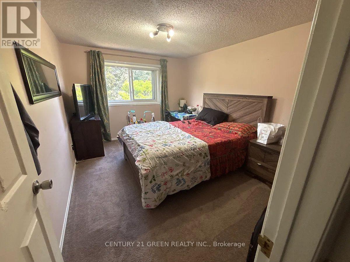 6335 Plowmans Drive, Mississauga, ON - Indoor Photo Showing Bedroom