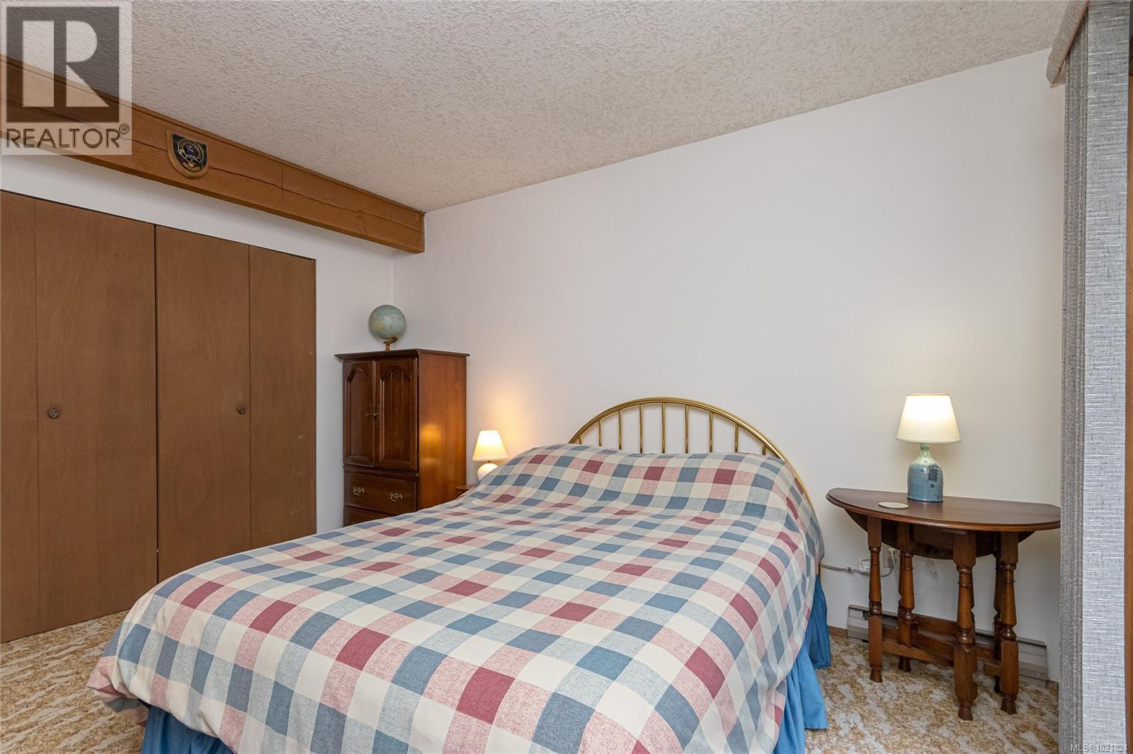2682 Sunny Glades Lane, Shawnigan Lake, BC - Indoor Photo Showing Bedroom