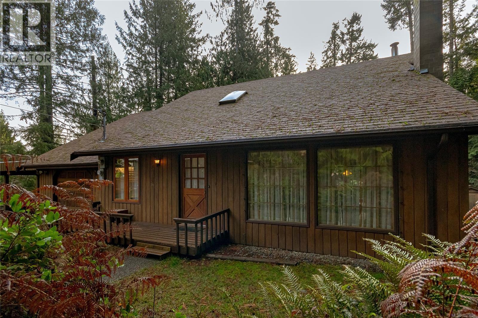 2682 Sunny Glades Lane, Shawnigan Lake, BC - Outdoor With Deck Patio Veranda