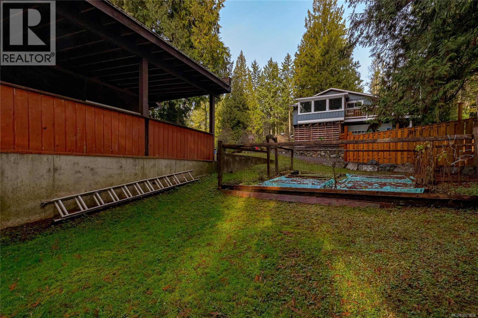2682 Sunny Glades Lane, Shawnigan Lake, BC - Outdoor