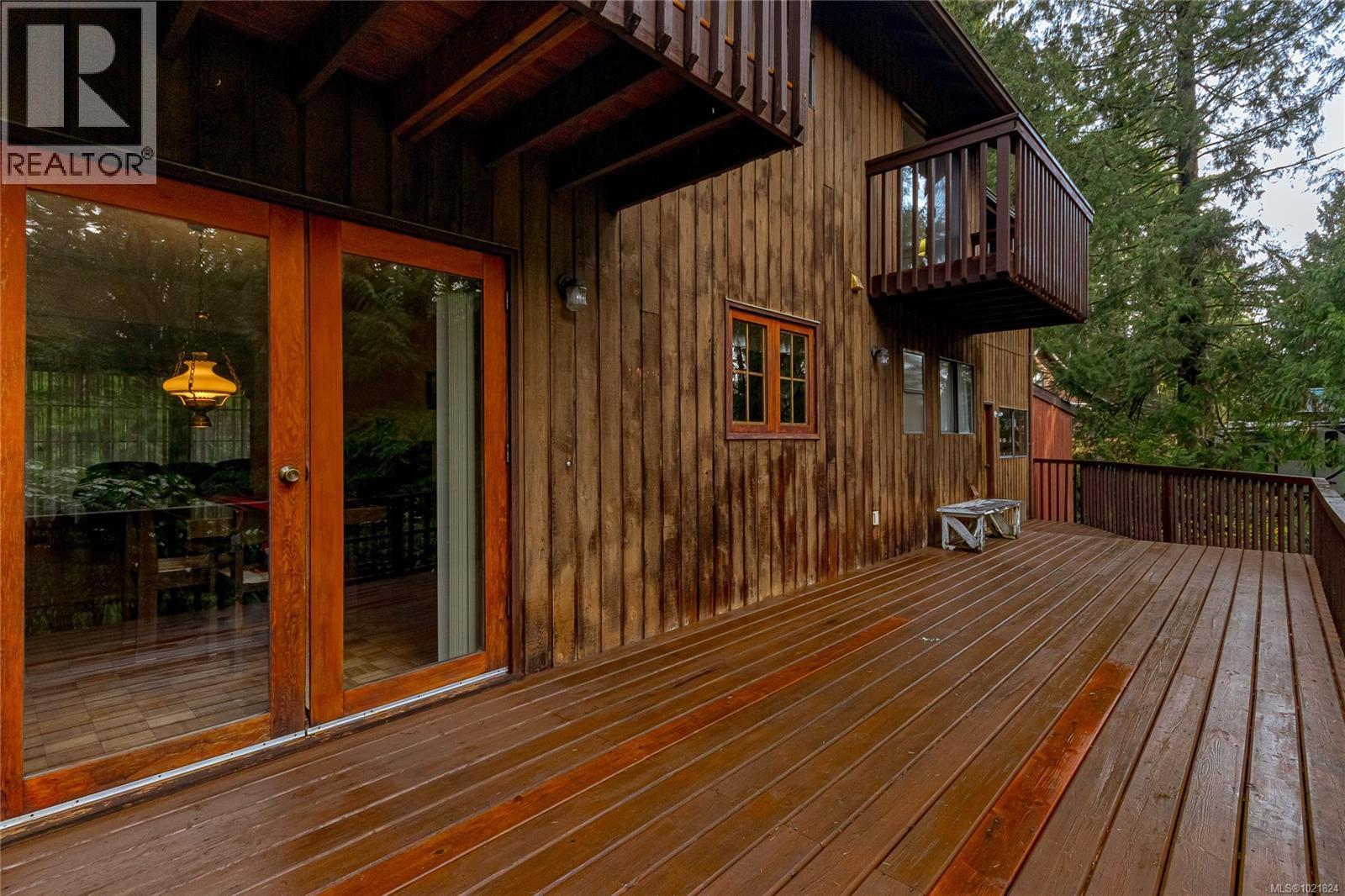 2682 Sunny Glades Lane, Shawnigan Lake, BC - Outdoor With Deck Patio Veranda With Exterior