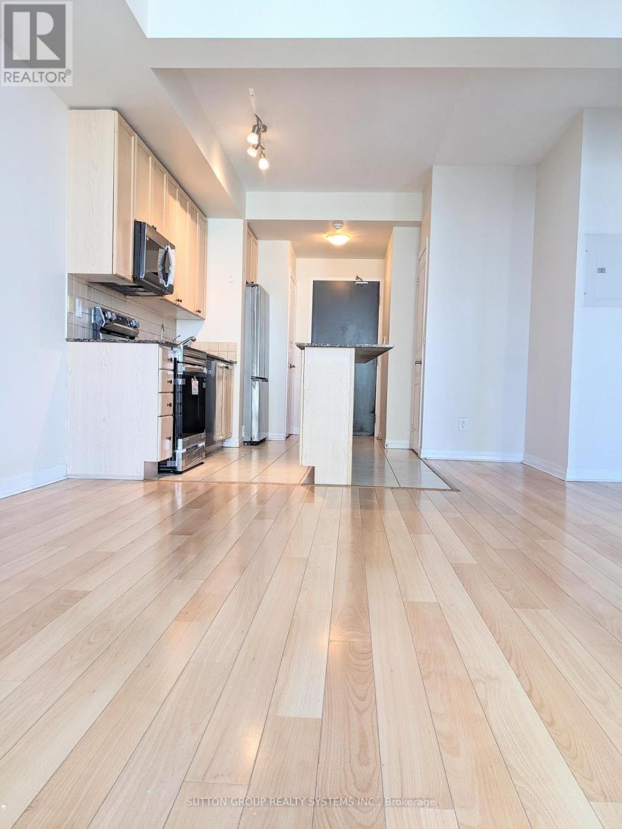 2003 - 225 Webb Drive, Mississauga, ON - Indoor Photo Showing Kitchen