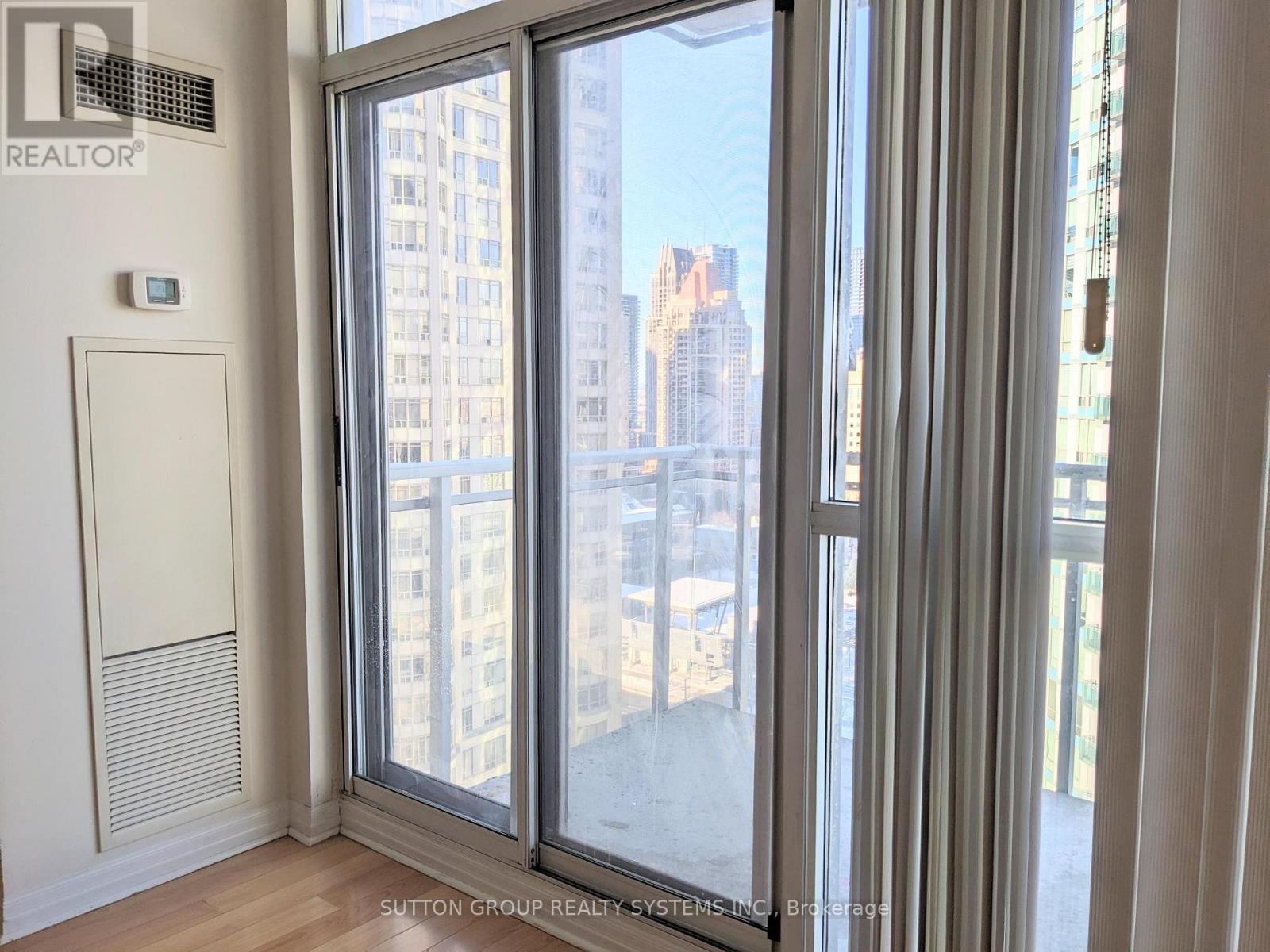 2003 - 225 Webb Drive, Mississauga, ON - Indoor Photo Showing Other Room