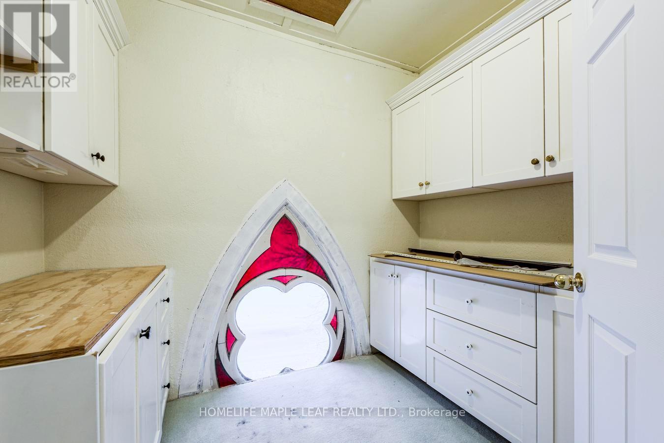 10 Mill Street, Amaranth, ON - Indoor Photo Showing Laundry Room