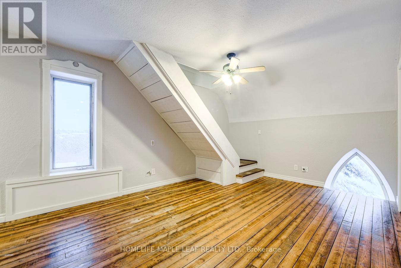 10 Mill Street, Amaranth, ON - Indoor Photo Showing Other Room