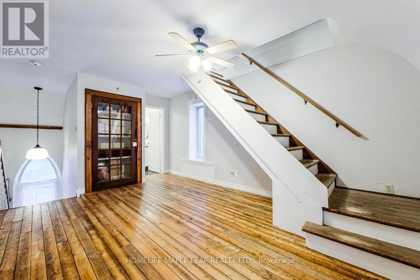 10 Mill Street, Amaranth, ON - Indoor Photo Showing Other Room