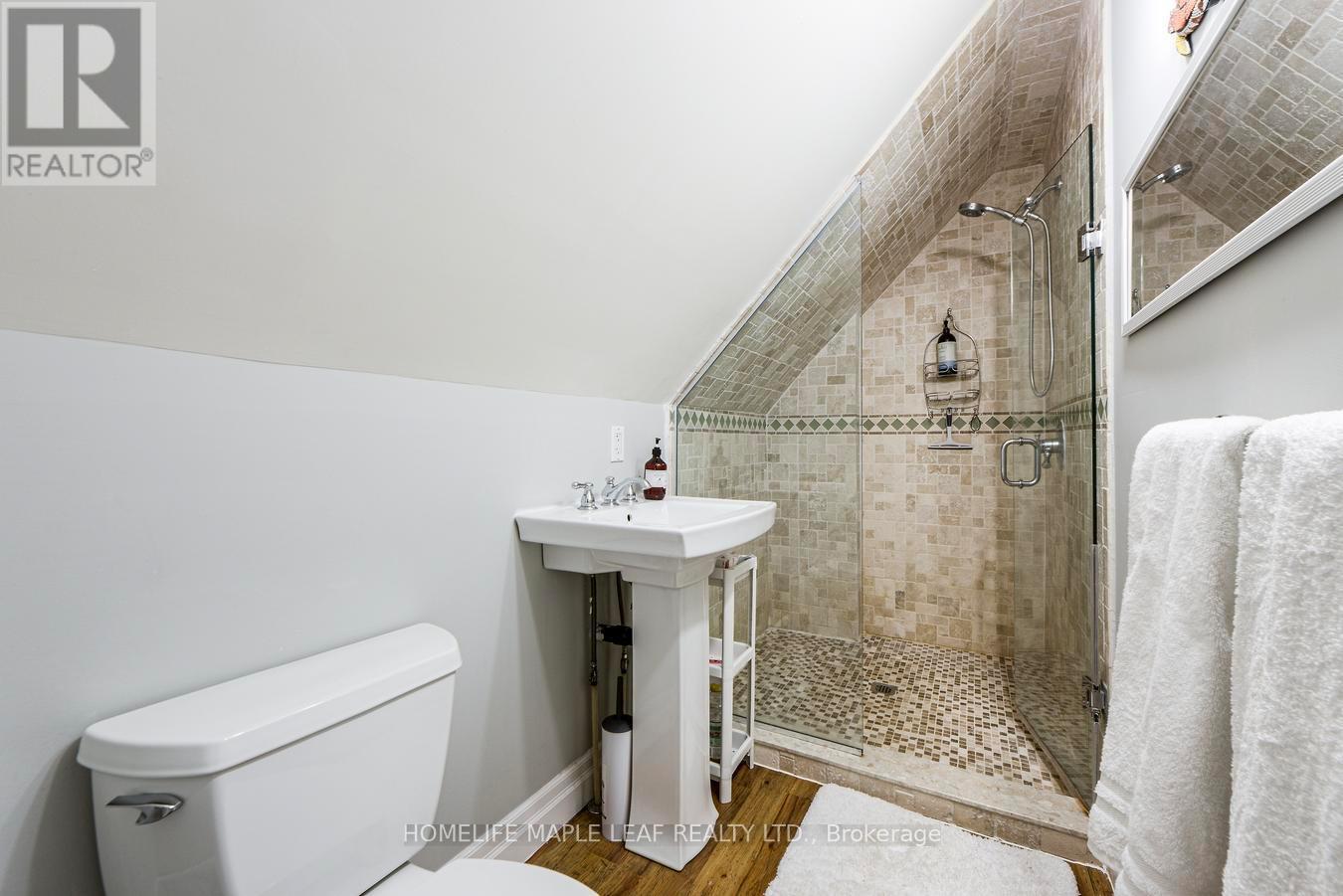 10 Mill Street, Amaranth, ON - Indoor Photo Showing Bathroom
