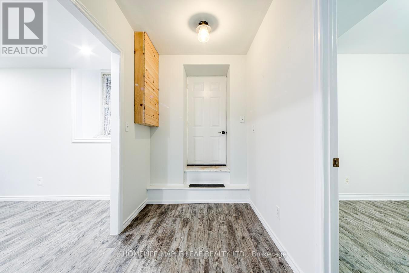 10 Mill Street, Amaranth, ON - Indoor Photo Showing Other Room