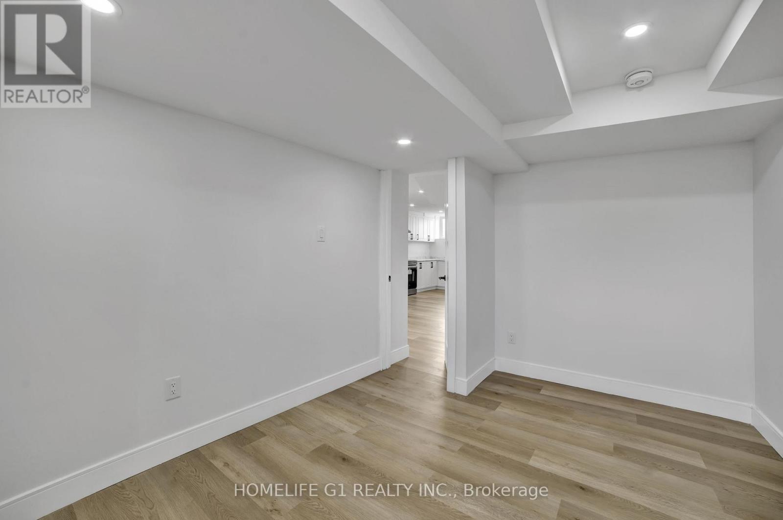 24 Cesar Place, Hamilton, ON - Indoor Photo Showing Other Room