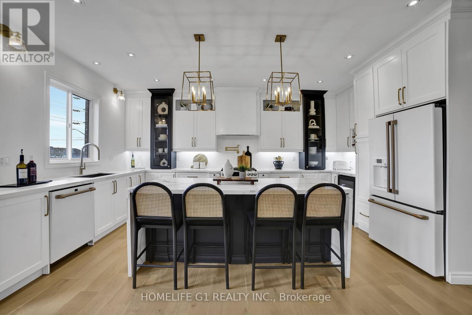 24 Cesar Place, Hamilton, ON - Indoor Photo Showing Kitchen