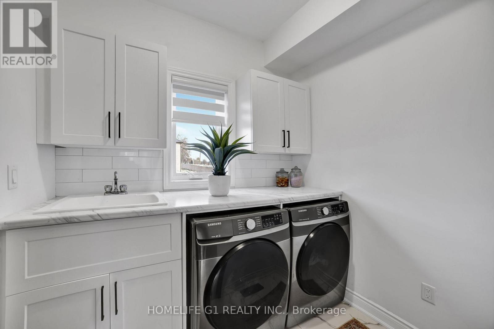 24 Cesar Place, Hamilton, ON - Indoor Photo Showing Laundry Room