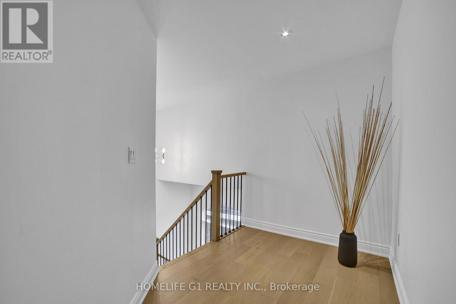 24 Cesar Place, Hamilton, ON - Indoor Photo Showing Other Room