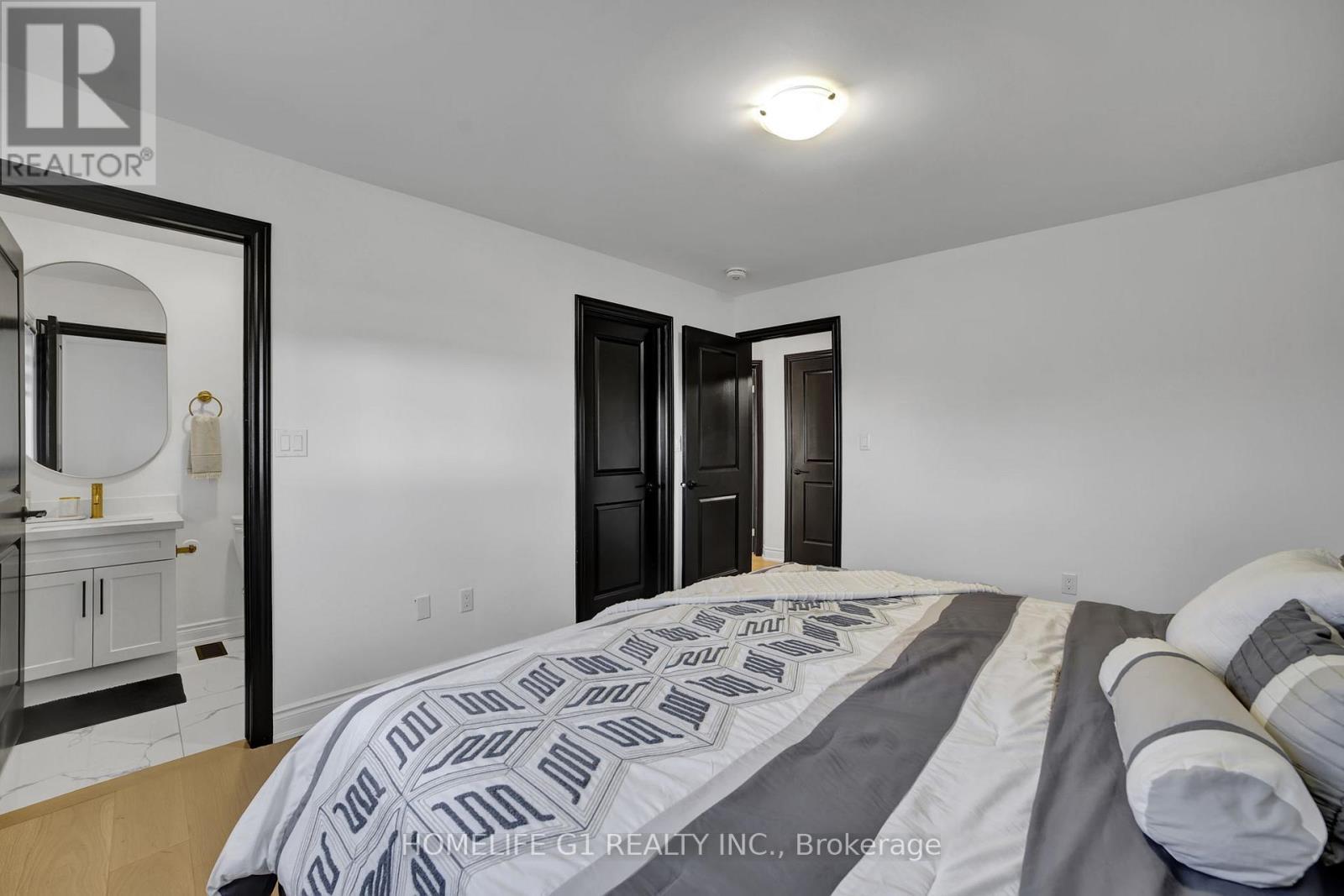 24 Cesar Place, Hamilton, ON - Indoor Photo Showing Bedroom