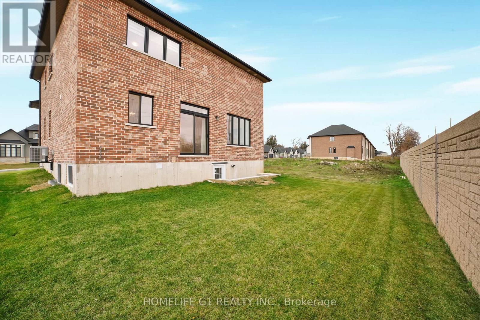 24 Cesar Place, Hamilton, ON - Outdoor With Exterior