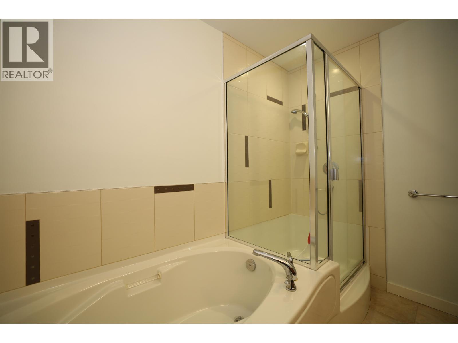 226 5160 Davis Bay Road, Sechelt, BC