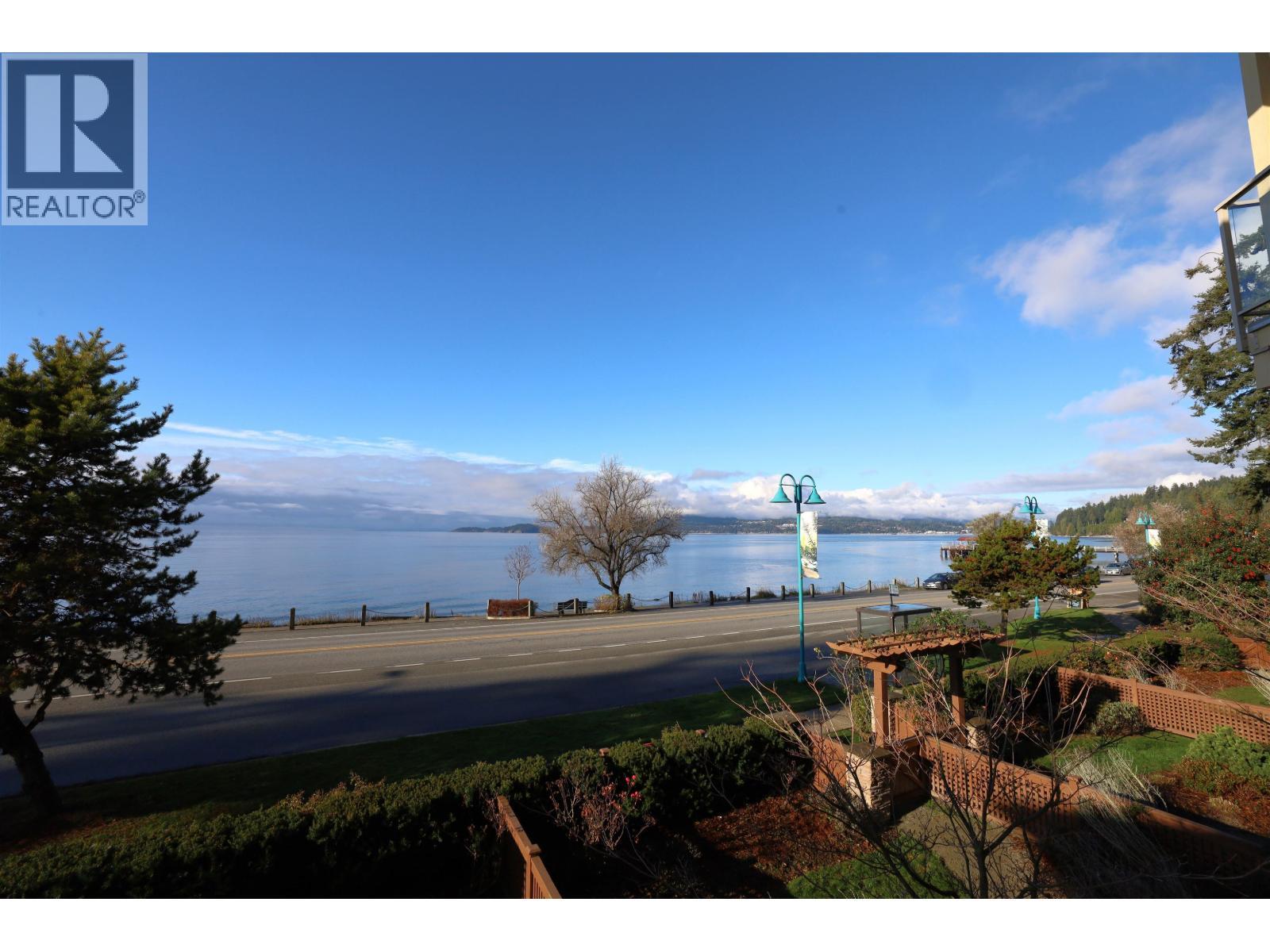 226 5160 Davis Bay Road, Sechelt, BC