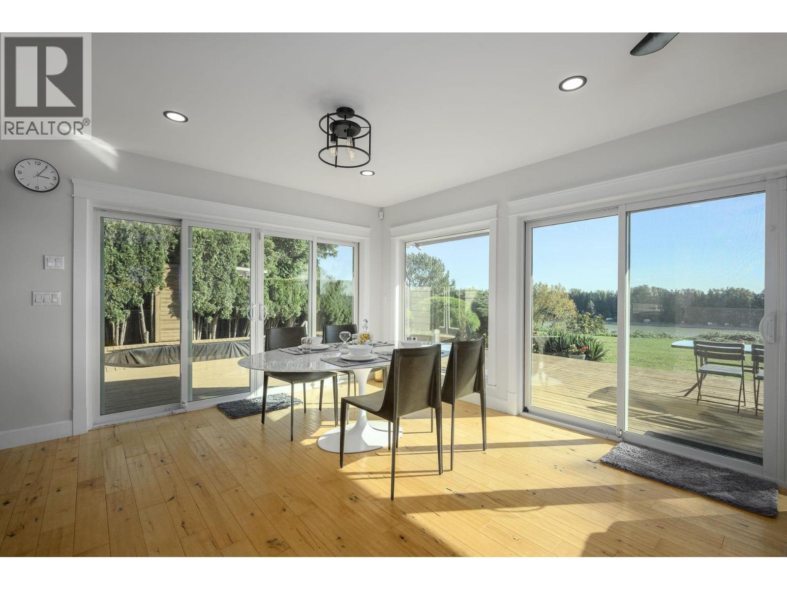 21866 River Road, Maple Ridge, BC - Indoor Photo Showing Dining Room