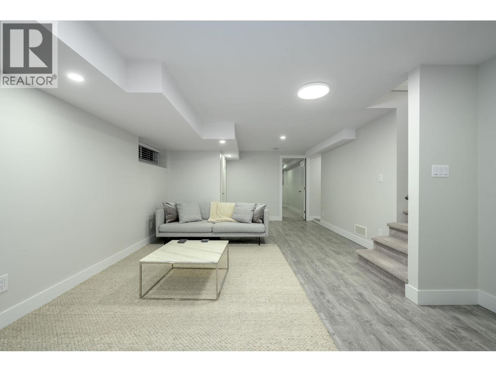 21866 River Road, Maple Ridge, BC - Indoor