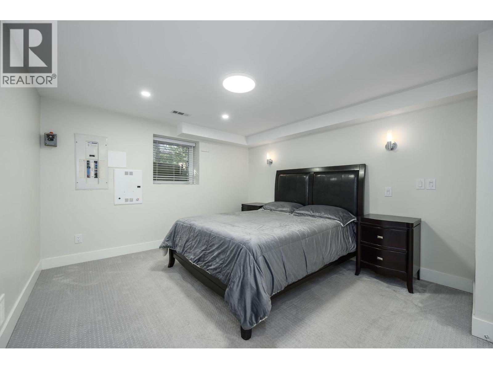 21866 River Road, Maple Ridge, BC - Indoor Photo Showing Bedroom