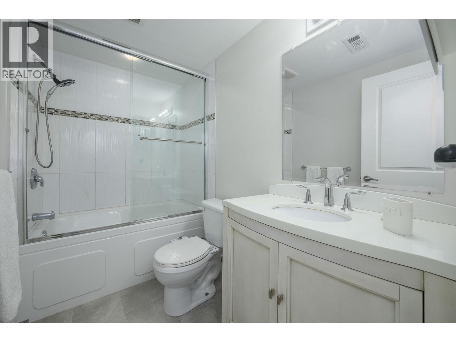 21866 River Road, Maple Ridge, BC - Indoor Photo Showing Bathroom