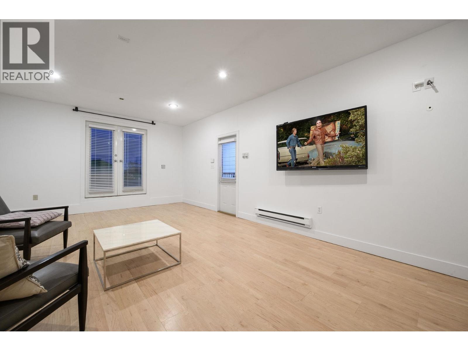 21866 River Road, Maple Ridge, BC - Indoor