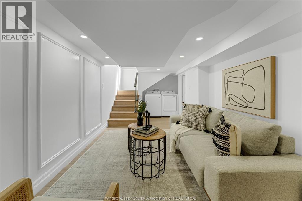 8830 Riverside Drive East, Windsor, ON - Indoor