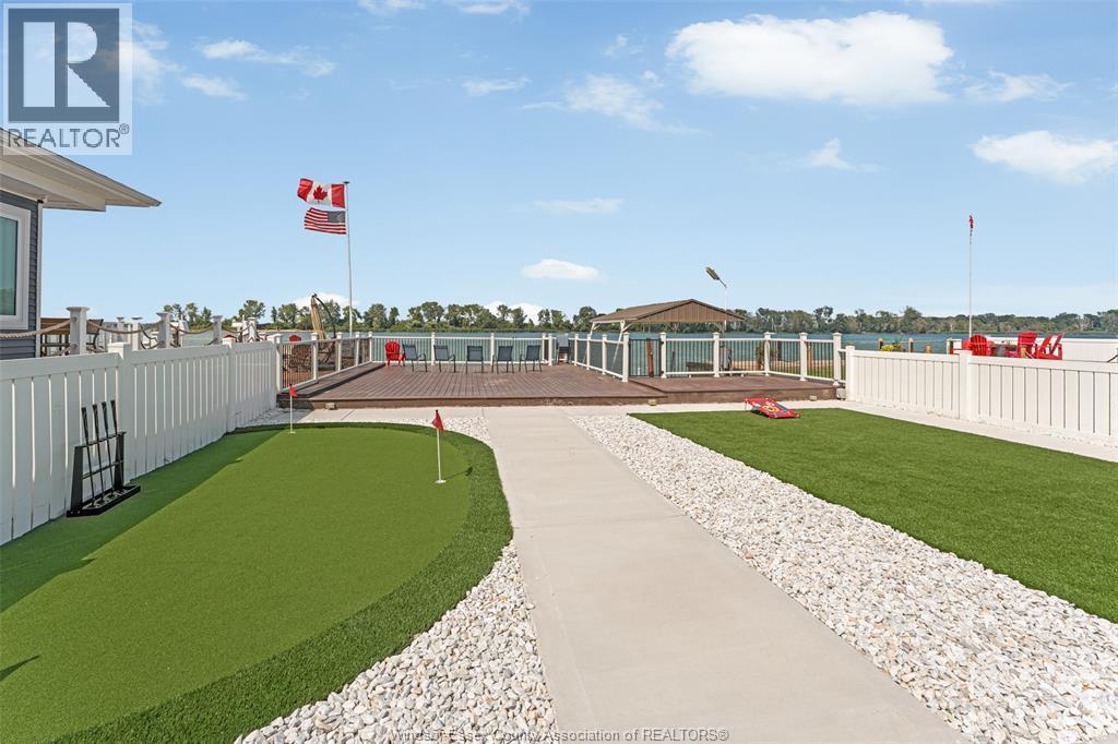 8830 Riverside Drive East, Windsor, ON - Outdoor