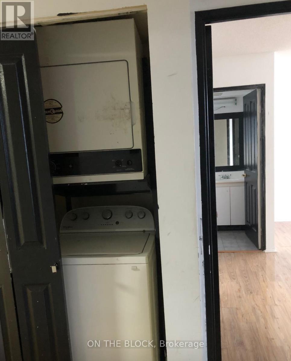 2614 - 88 Corporate Drive, Toronto, ON - Indoor Photo Showing Laundry Room