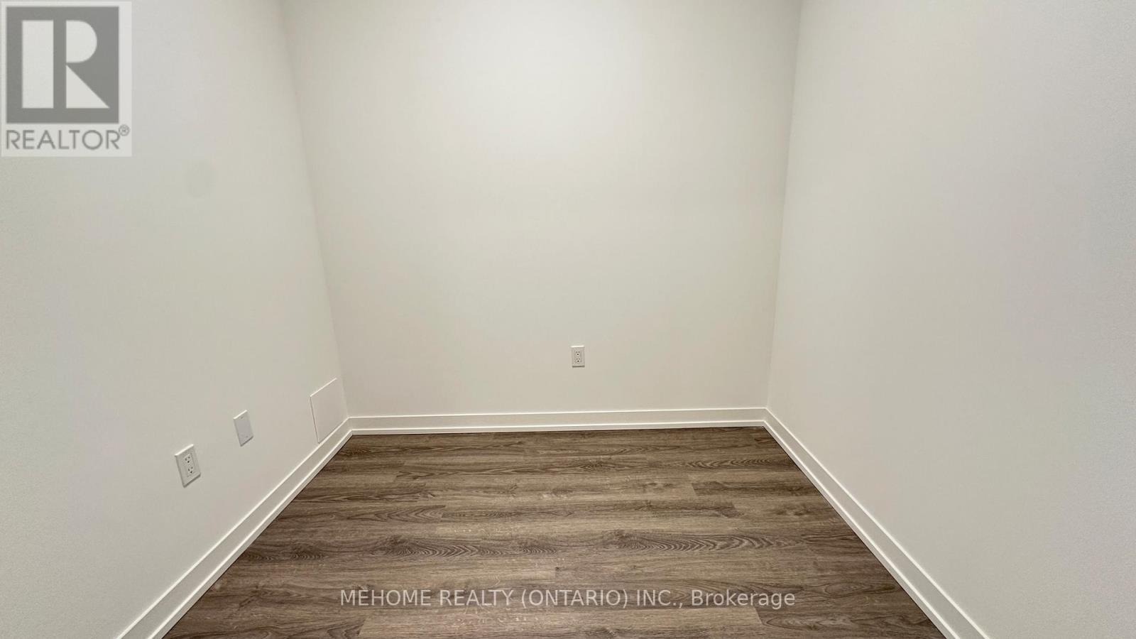 3915 - 8 Interchange Way, Vaughan, ON - Indoor Photo Showing Other Room