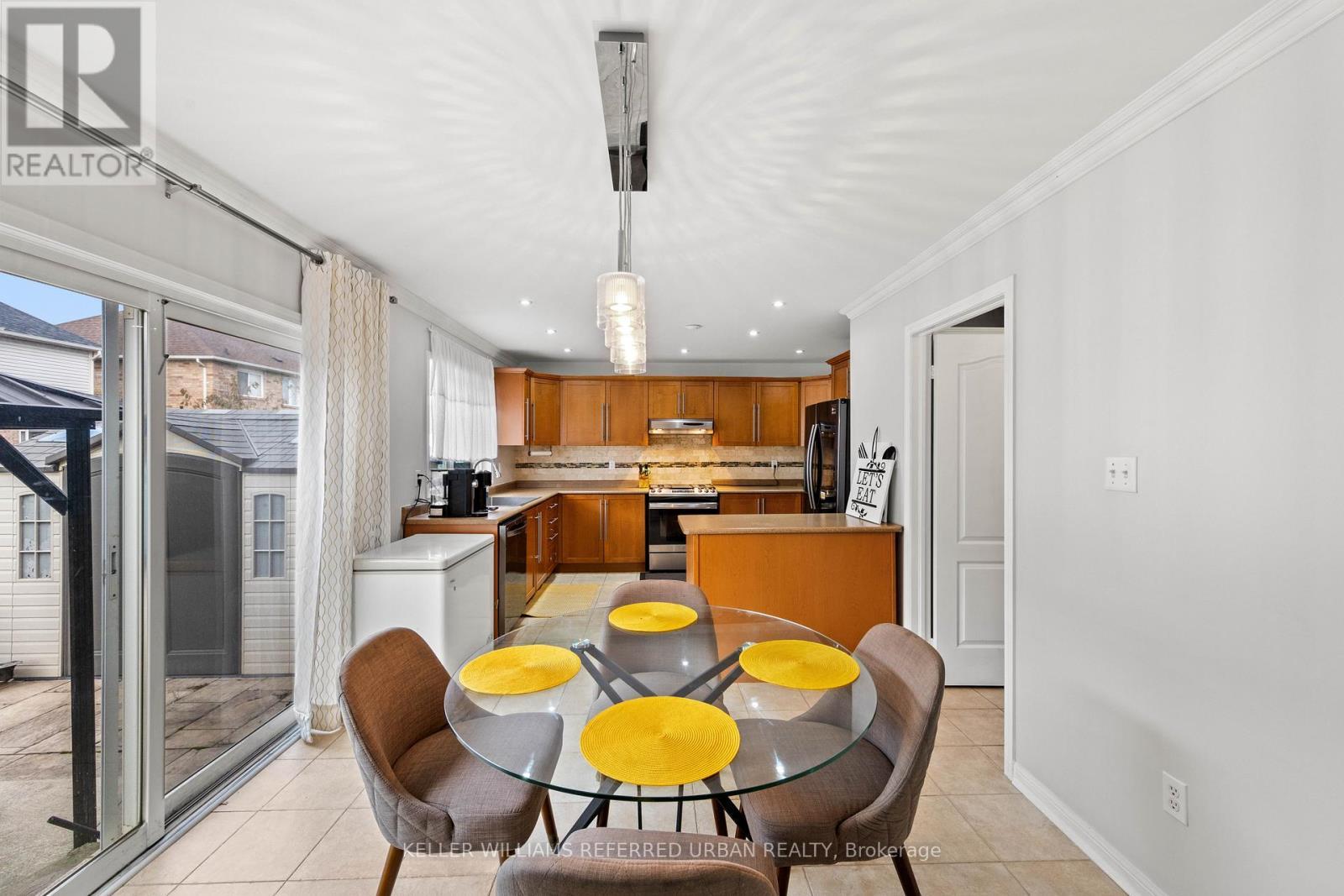 20 Williamson Drive, Brampton, ON - Indoor Photo Showing Dining Room