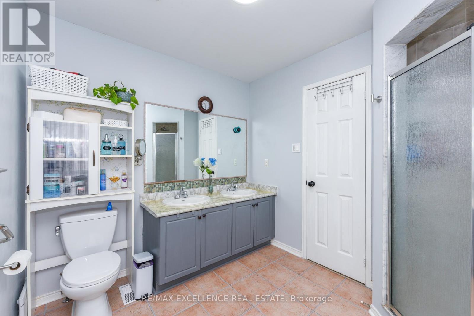 11 Arthurs Crescent, Brampton, ON - Indoor Photo Showing Bathroom