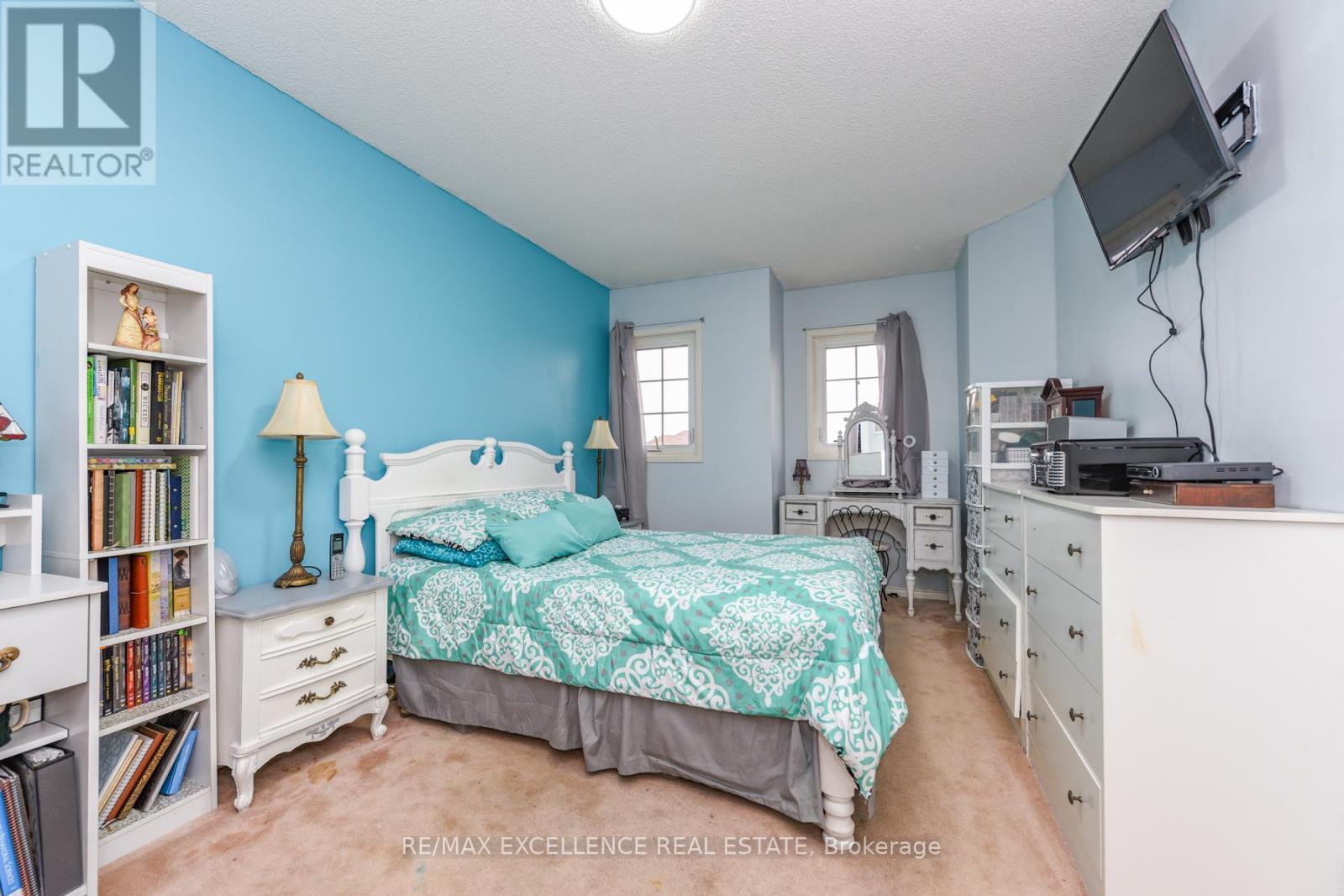 11 Arthurs Crescent, Brampton, ON - Indoor Photo Showing Bedroom