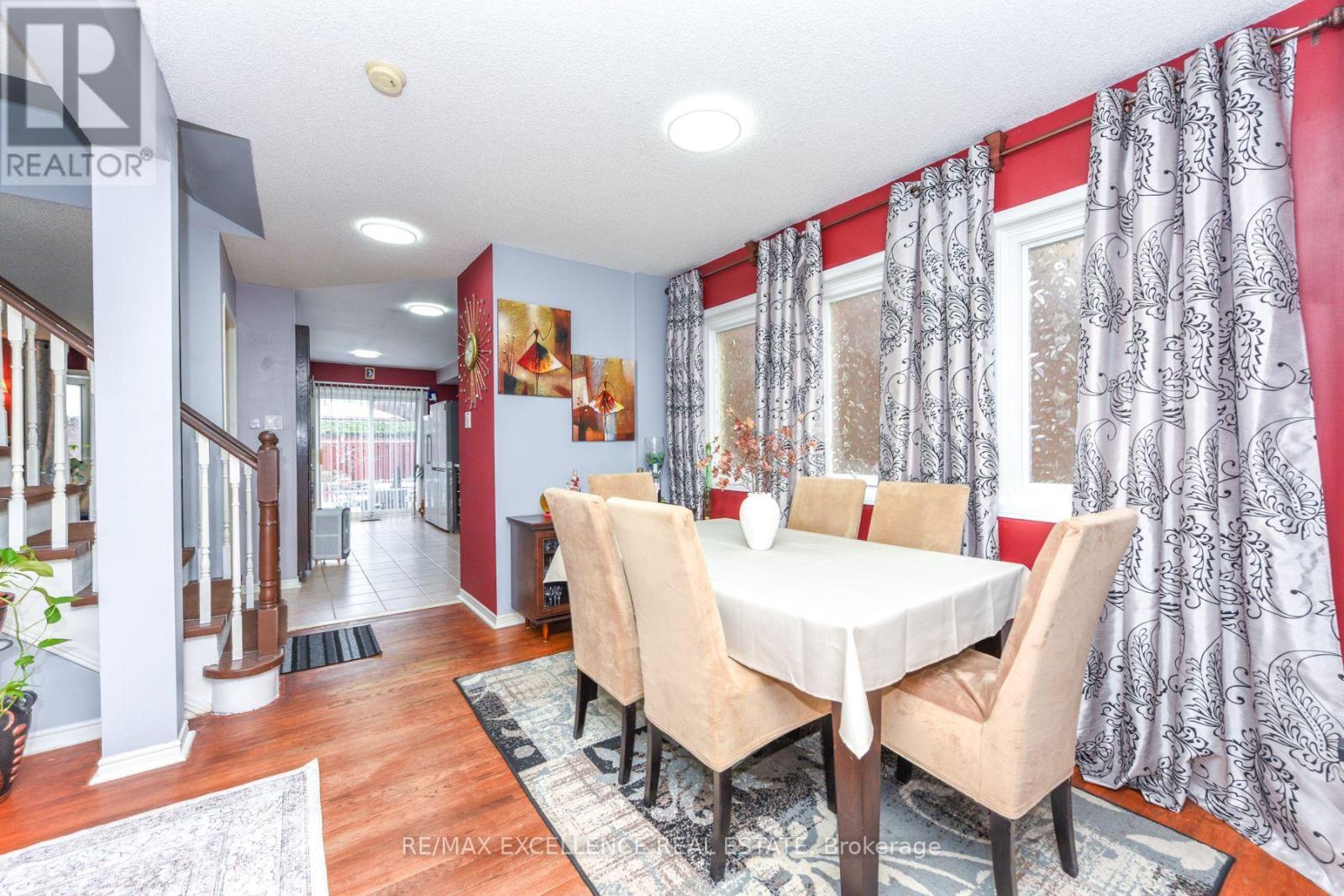 11 Arthurs Crescent, Brampton, ON - Indoor Photo Showing Dining Room
