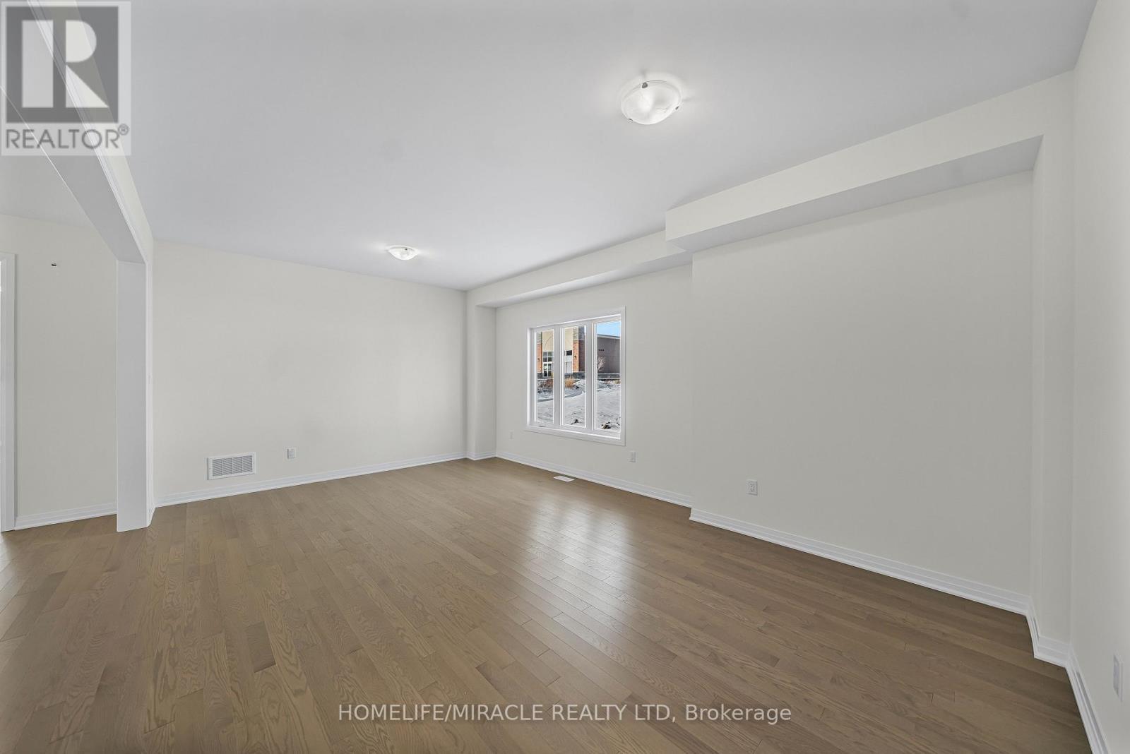 103 Windermere Boulevard, Loyalist, ON - Indoor Photo Showing Other Room