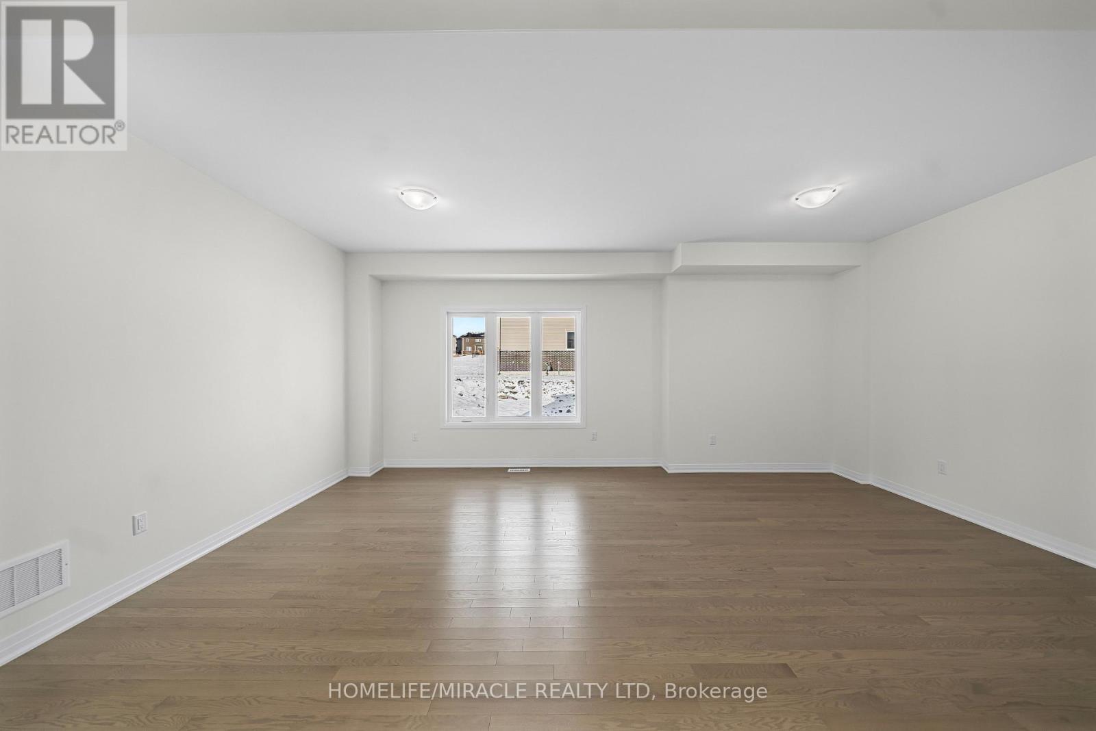 103 Windermere Boulevard, Loyalist, ON - Indoor Photo Showing Other Room