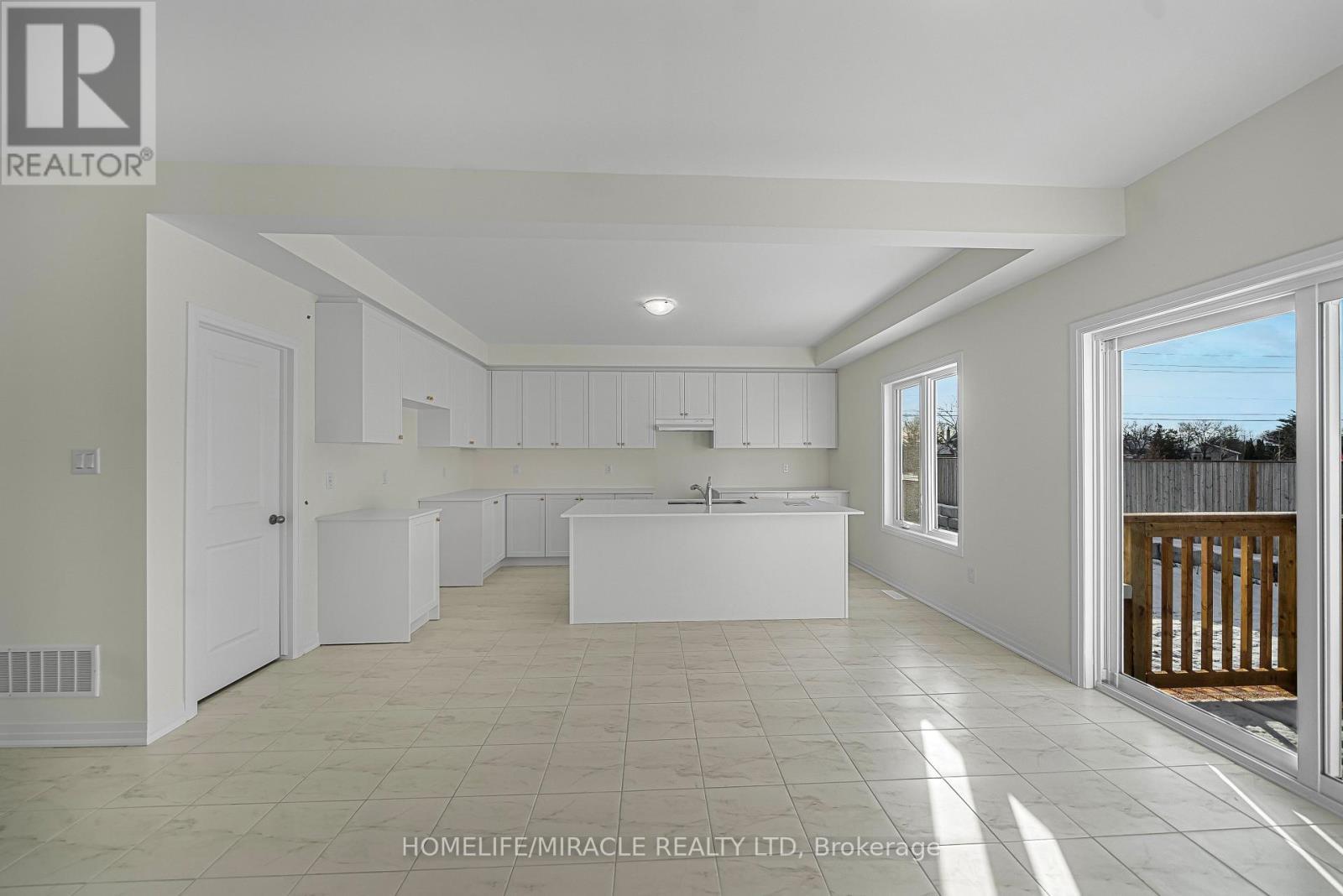 103 Windermere Boulevard, Loyalist, ON - Indoor Photo Showing Kitchen