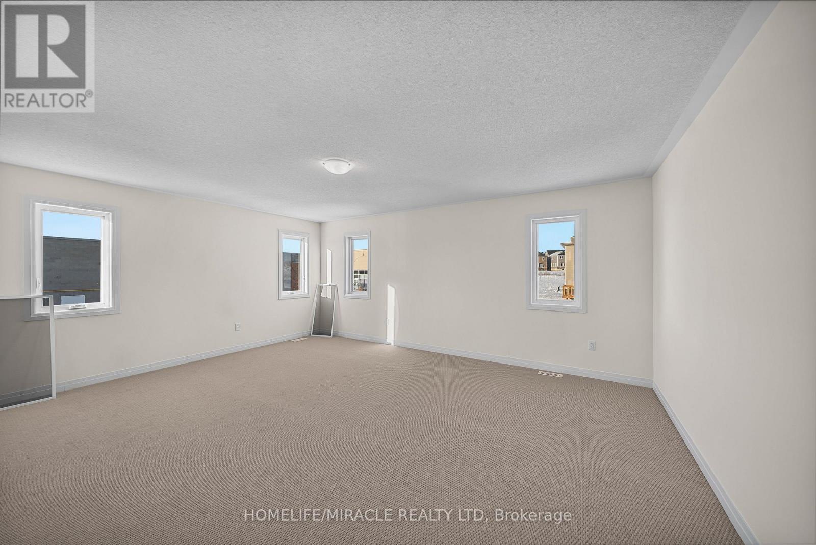 103 Windermere Boulevard, Loyalist, ON - Indoor Photo Showing Other Room